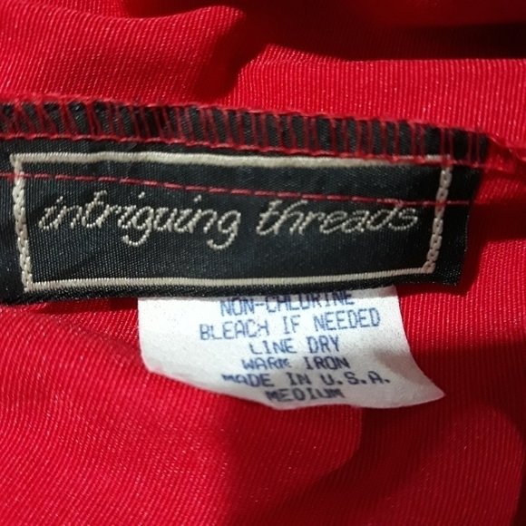 Vintage Intriguing threads red long skirt size Medium - Picture 7 of 8
